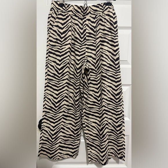 NWT Two Piece Zebra Patterned Linen Shirt and Wide-Leg Pants Set - Picture 9 of 13